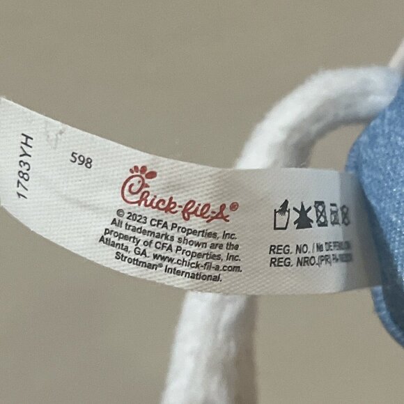 Chick-fil-A Christmas 2023 Plush Cow 🎄 Doll Toy Chikin 7" LIMITED EDITION - Picture 6 of 10